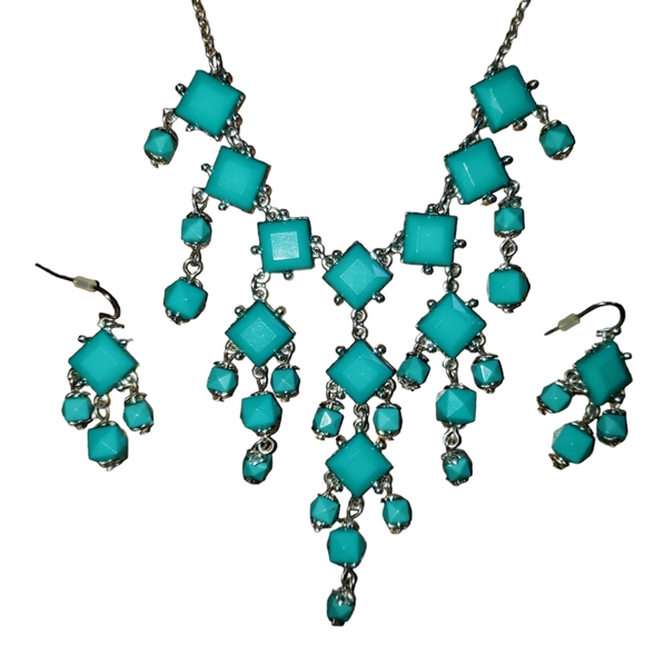 independent Jewelry - Necklace & Earring Set NWOT